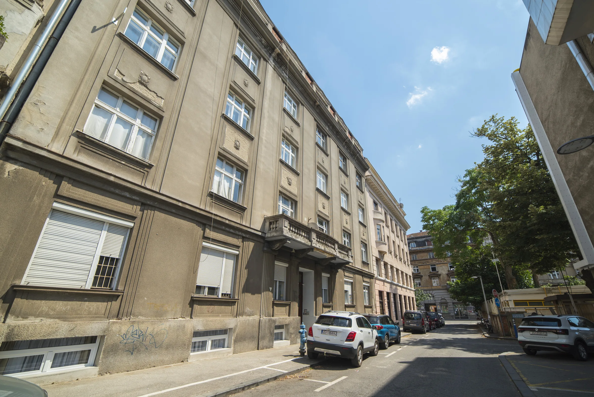 pogled iz zraka na crvene krovove centra Zagreba, Good Grace Apartments Zagreb